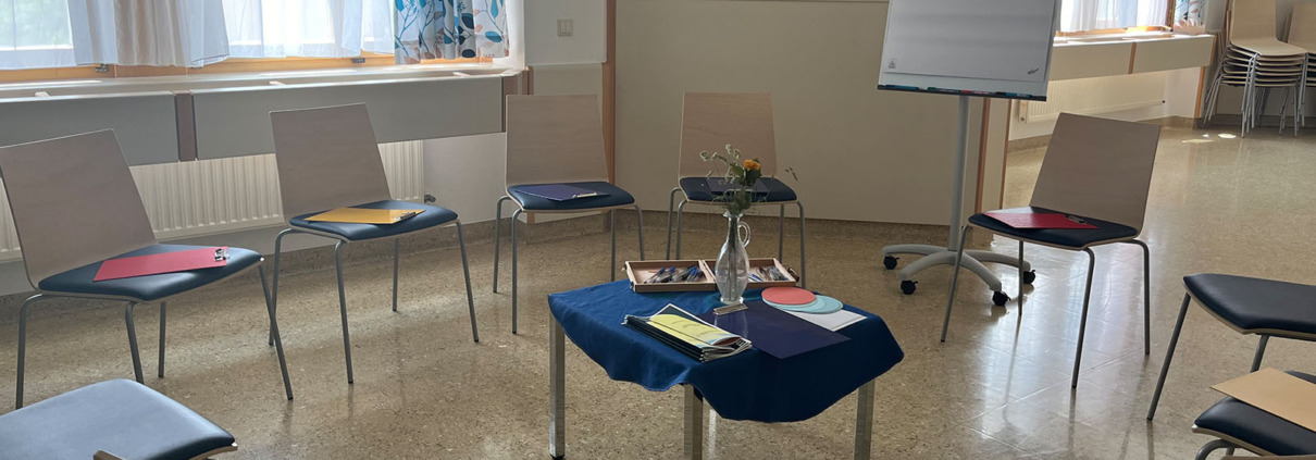 Sesselkreis in der Klinik Donaustadt Psychiatrische Tagesklinik